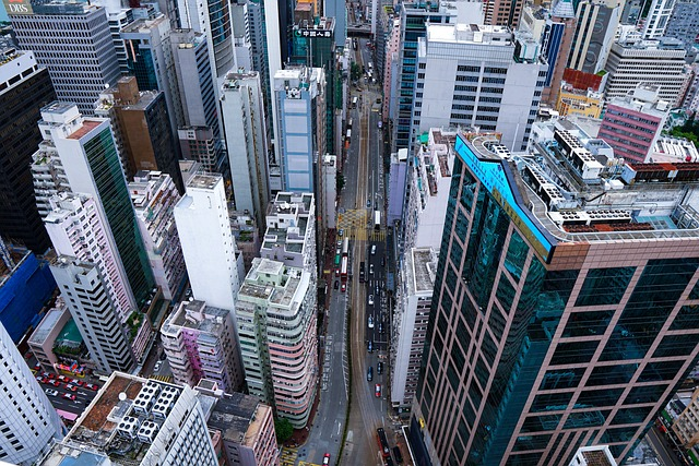 内地部分城市实现“投靠朋友落户”，那香港怎么落户呢？
